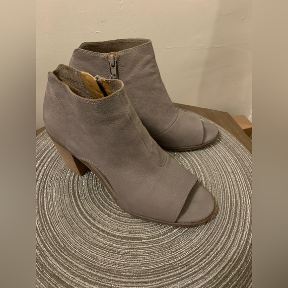 Lucky Brand Shoes - Excellent‎ condition Lucky Brand open toe ankle booties size 8-8.5 100% leather